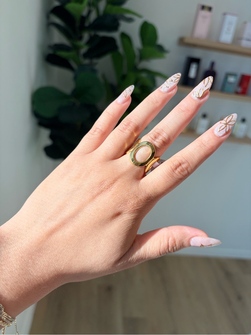 Press-On Nails in White with Gold Accent - Women Makeup Press-On Nails